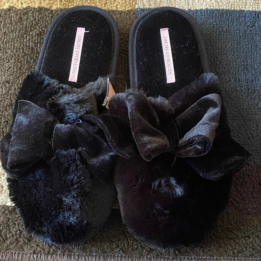 Victoria's Secret Plush Black Slippers